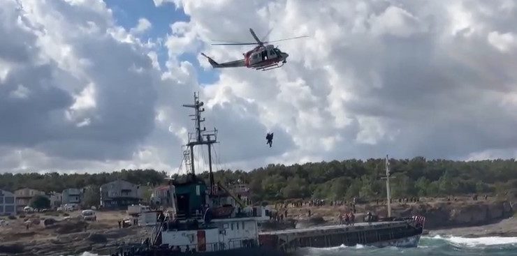 Kandıra’da Kadın Pilotun Başarılı Operasyonu’na Bakan Yerlikaya’dan Övgü