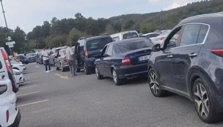 KOÜ Umuttepe’de Otopark’ından Sürücüler Saatlerce Çıkamadı