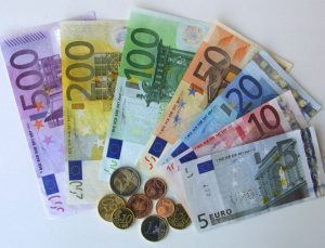Euro 48,73 TL ile tarihi zirvesini gördü